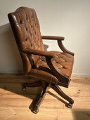 Engelse Vintage Chesterfield Bureaustoel