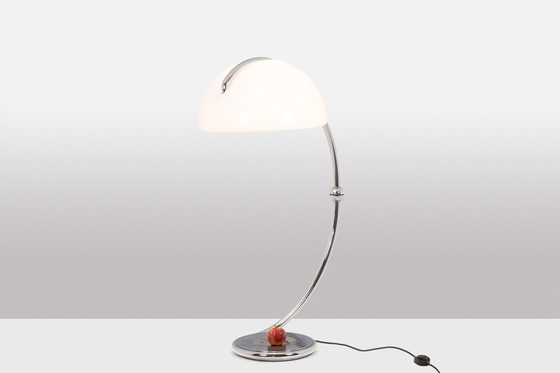 Image 1 of Elio Martinelli. Verchroomde metalen vloerlamp. Circa 1970.