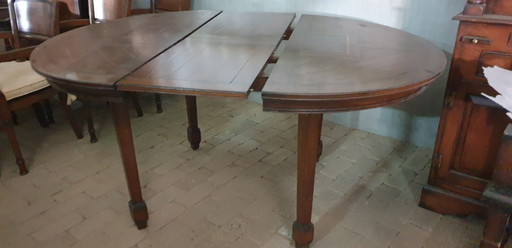 Vintage eetkamer tafel