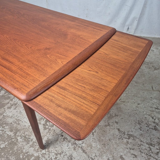 Svend Aage Madsen Zeldzame Vintage Verlengbare Eettafel Teak