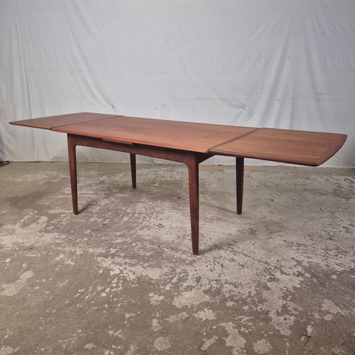 Svend Aage Madsen Zeldzame Vintage Verlengbare Eettafel Teak