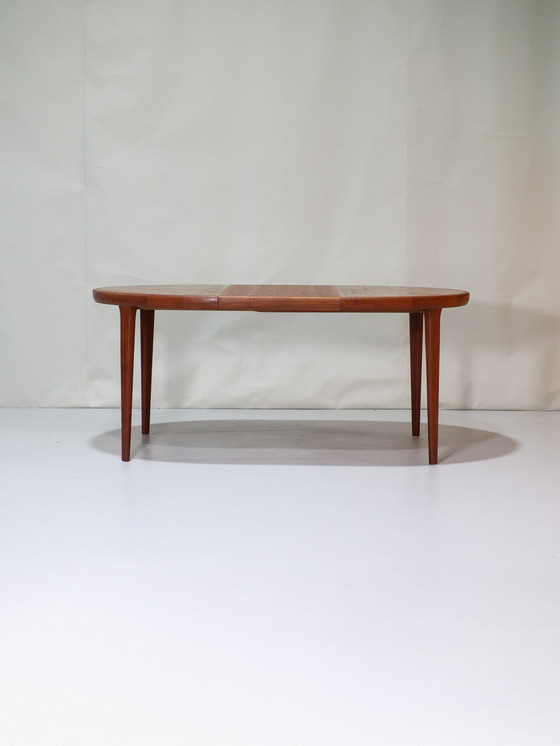 Image 1 of Eettafel Vv Møbler Uitschuifbaar Rond Teak Deens Vintage