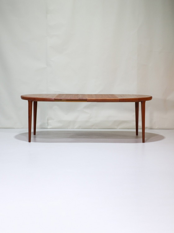 Image 1 of Eettafel Vv Møbler Uitschuifbaar Rond Teak Deens Vintage