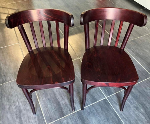 Paar oude bistrostoelen