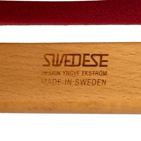 Image 1 of Yngve Ekstöm - Svedese - Loungestoel Model 'Lamello' - Nieuwe vulling / Gerestaureerd - Rode stof