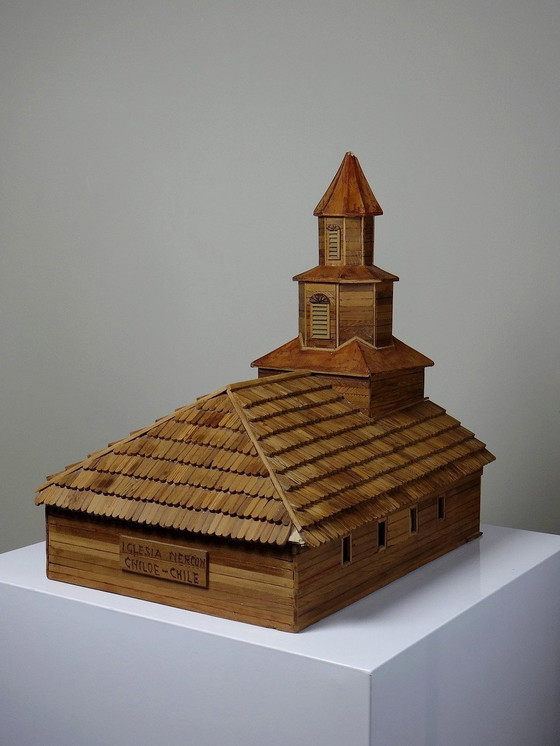 Image 1 of Houten kerkmodel uit de jaren 50-70 "Iglesia Nercon Chiloe Chili