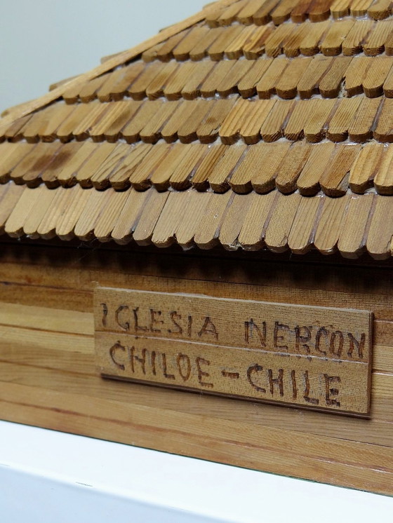 Image 1 of Houten kerkmodel uit de jaren 50-70 "Iglesia Nercon Chiloe Chili