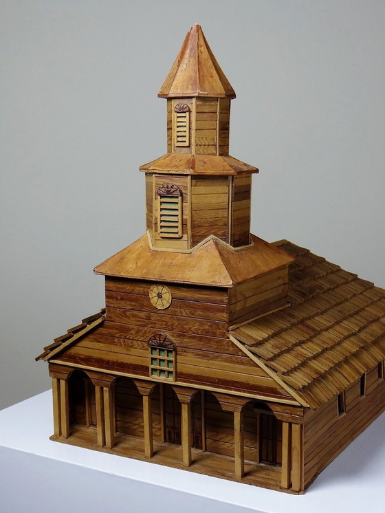 Image 1 of Houten kerkmodel uit de jaren 50-70 "Iglesia Nercon Chiloe Chili