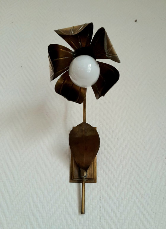 Image 1 of Wandlamp Bloem in verguld messing Stijl Jansen 1960