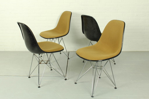 Set van 4 gele Herman Miller originele Vintage Eames beklede DSR eetkamerstoelen, jaren 1960