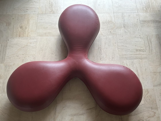 Image 1 of Bourgondisch leren poef "Link" van Lowie Vermeersch voor Durlet