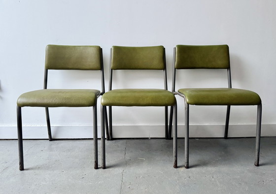 Image 1 of Set van 3 vintage stapelbare stoelen met groen vinyl