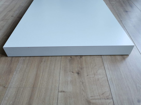 Image 1 of Witte Postmoderne Design Tafel