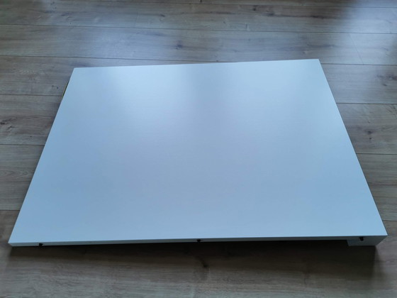 Image 1 of Witte Postmoderne Design Tafel