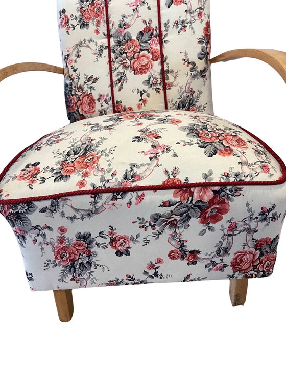 Image 1 of Paar Halabala stoelen gerestaureerd, wit met bloemen