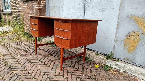 Image 1 of Vintage Deens bureau