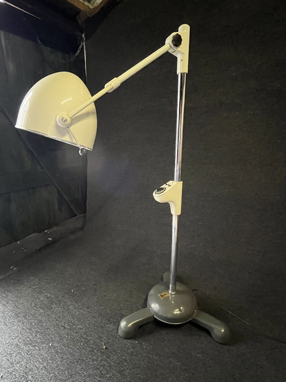 Image 1 of Vintage industriële ziekenhuis warmte lamp