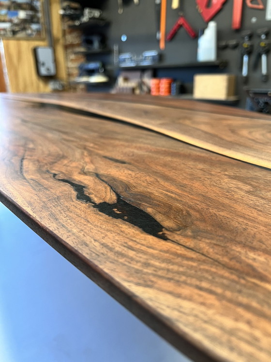 Image 1 of Walnoot Epoxy Salontafel