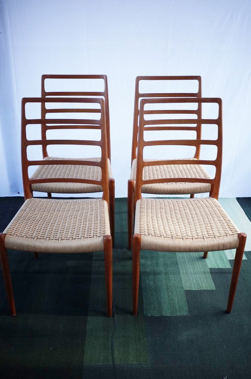 4 X Deense Niels O. Møller teakhouten stoelen model 82