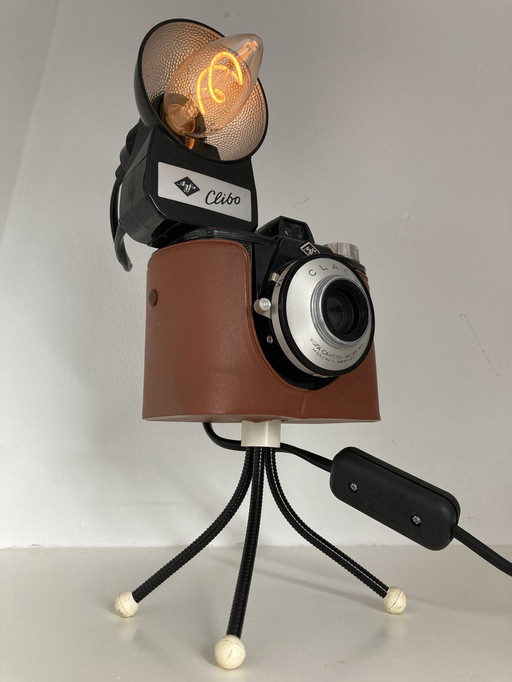 Vintage Cameralamp Agfa statief