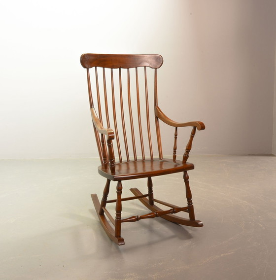 Image 1 of Klassieke Vintage Oakwood Hoge Schommelstoel met Spindle Rug, 1960S.