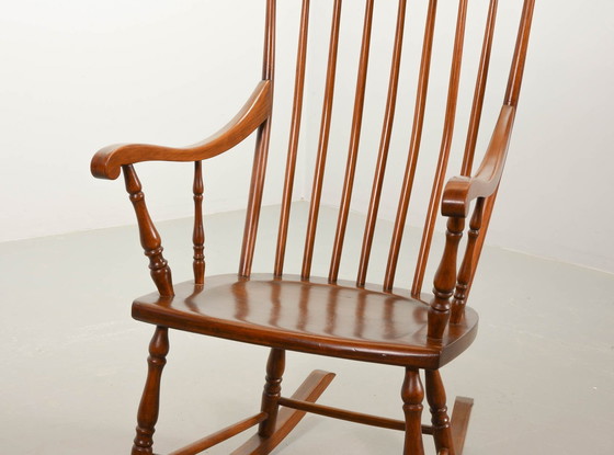 Image 1 of Klassieke Vintage Oakwood Hoge Schommelstoel met Spindle Rug, 1960S.