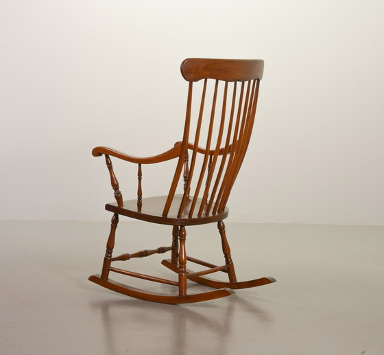 Image 1 of Klassieke Vintage Oakwood Hoge Schommelstoel met Spindle Rug, 1960S.