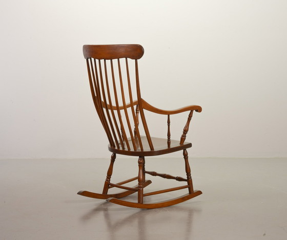 Image 1 of Klassieke Vintage Oakwood Hoge Schommelstoel met Spindle Rug, 1960S.