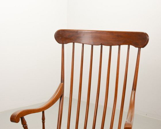 Image 1 of Klassieke Vintage Oakwood Hoge Schommelstoel met Spindle Rug, 1960S.