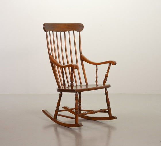 Image 1 of Klassieke Vintage Oakwood Hoge Schommelstoel met Spindle Rug, 1960S.