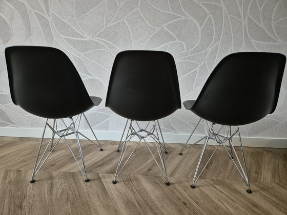 Image 1 of 3x Vitra DSR stoelen by Charles & Ray Eames stoel