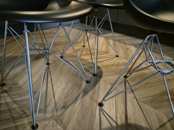 Image 1 of 3x Vitra DSR stoelen by Charles & Ray Eames stoel