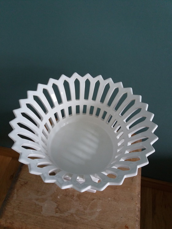 Image 1 of Opengewerkte fruitbeker Malicorne Bourg-Joly Gesigneerd Moreau