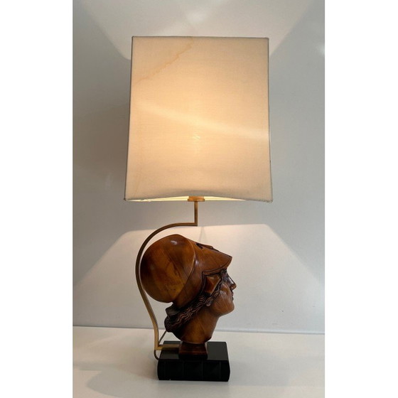 Image 1 of Paar vintage walnoten lampen met gezichten van gehelmde soldaten, Italië 197