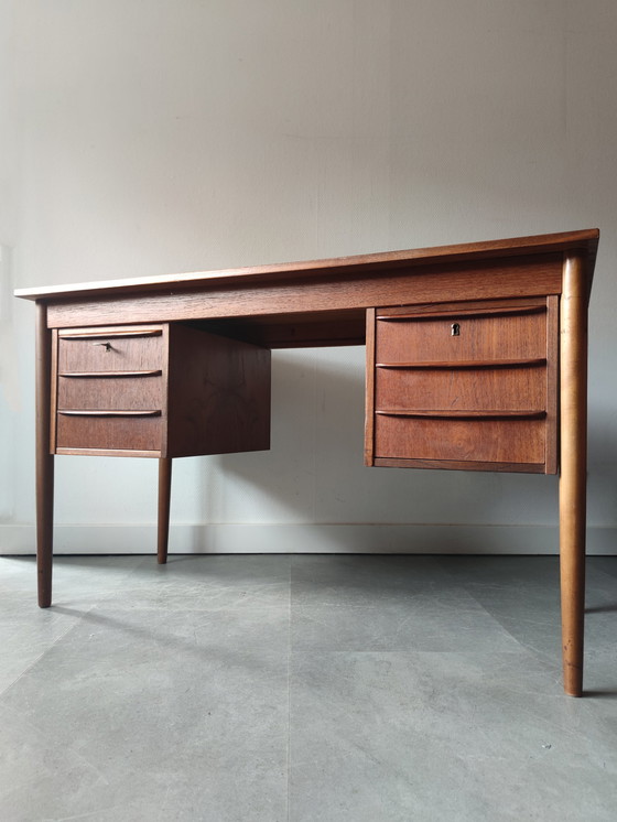 Image 1 of Vintage Deens bureau in teak