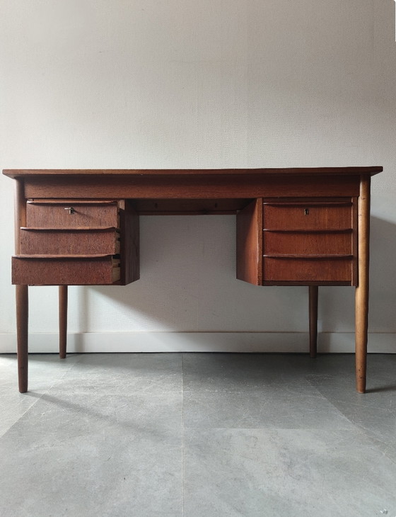 Image 1 of Vintage Deens bureau in teak