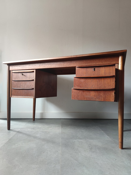 Image 1 of Vintage Deens bureau in teak