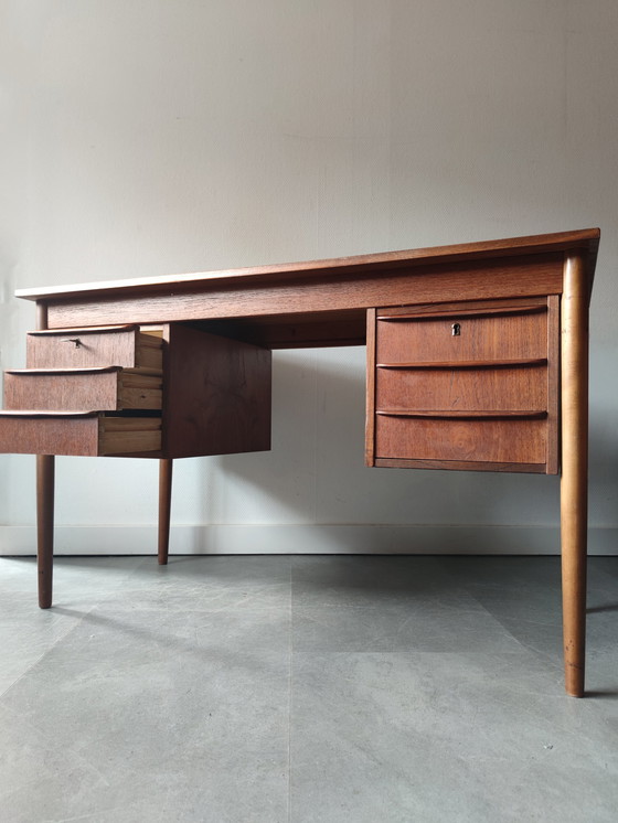 Image 1 of Vintage Deens bureau in teak