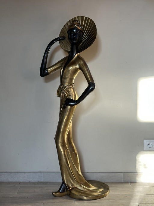 Elegant Art Deco Bronzen Sculptuur