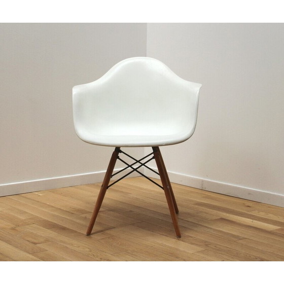 Image 1 of Paar vintage plastic en houten stoelen van Charles en Ray Eames