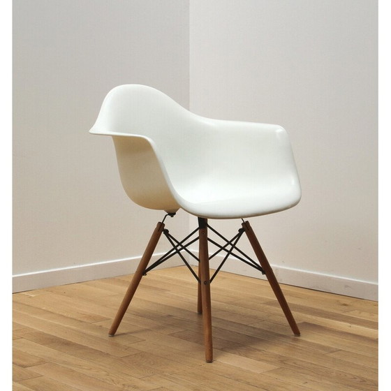 Image 1 of Paar vintage plastic en houten stoelen van Charles en Ray Eames