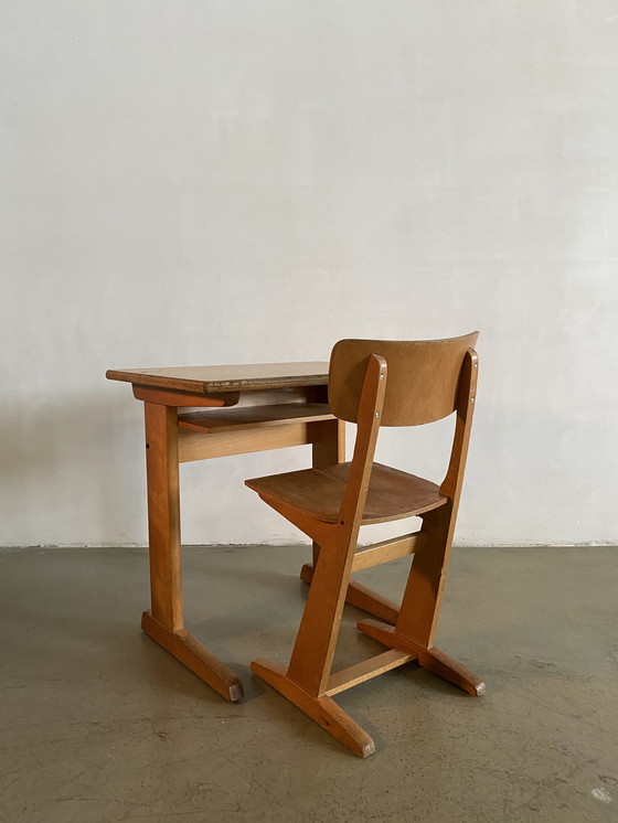 Image 1 of Casala houten kinderbureau met stoel