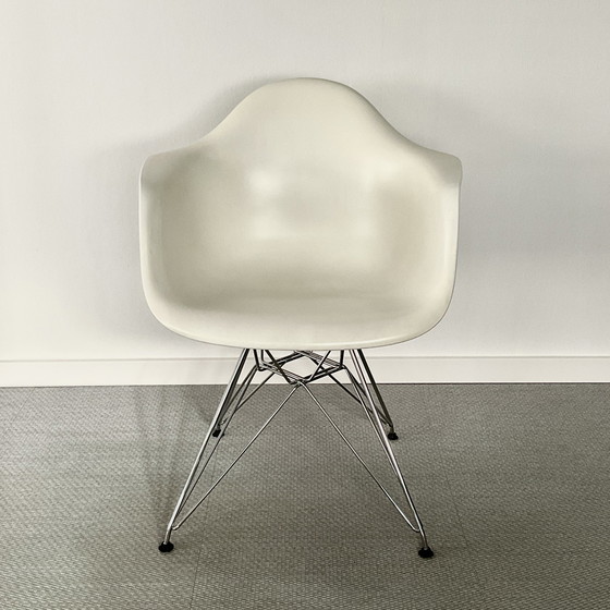 Image 1 of 4x Vitra DAR chair