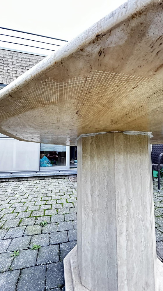 Image 1 of Vintage Travertine Eettafel Octagonaal