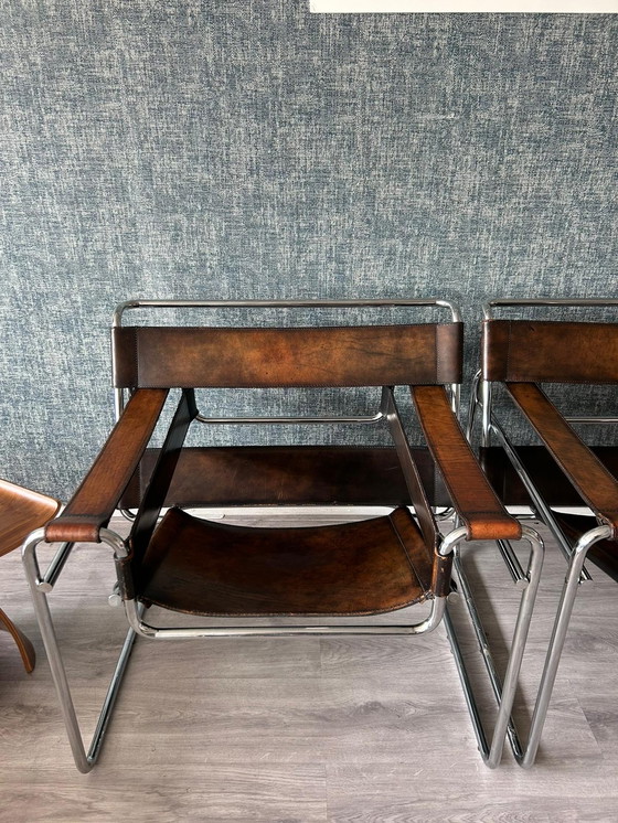 Image 1 of 2x Bononia/Gavina Wassily B3 Stoelen van Marcel Breuer