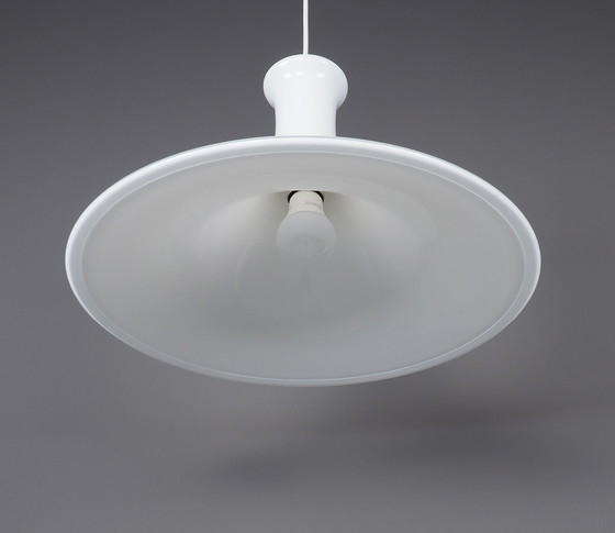 Image 1 of Holmegaard Wit opaline glazen hanglamp Mandarin