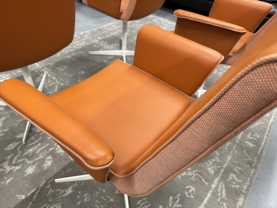 Image 1 of 4 Bert plantagie Joni Draai stoelen oranje