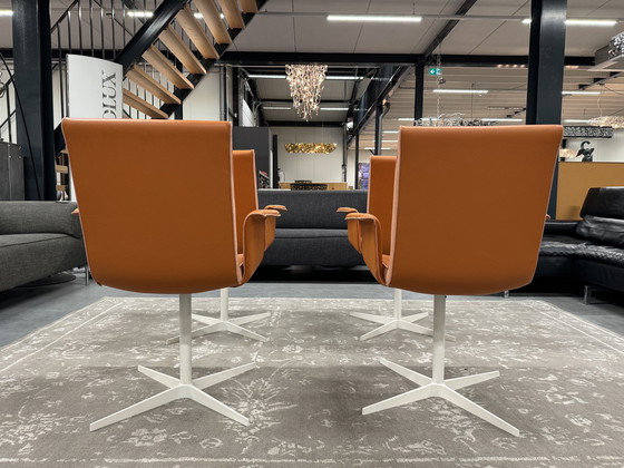 Image 1 of 4 Bert plantagie Joni Draai stoelen oranje