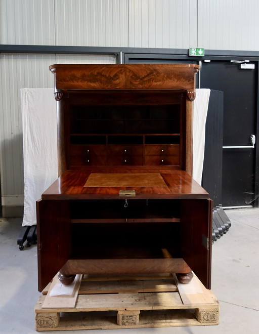 Antiek mahoniehouten bureau uit de 19e eeuw