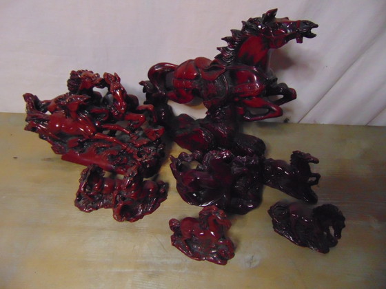 Image 1 of 6  Poly Resin  Paarden Figuren 
